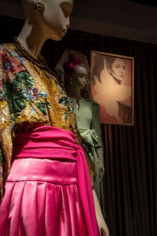 Telva homenajea a Naty Abascal con una exposición de sus prendas
