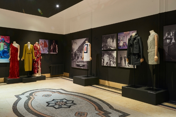 Exposición “Las costuras femeninas de la moda de España (1930-2018)”