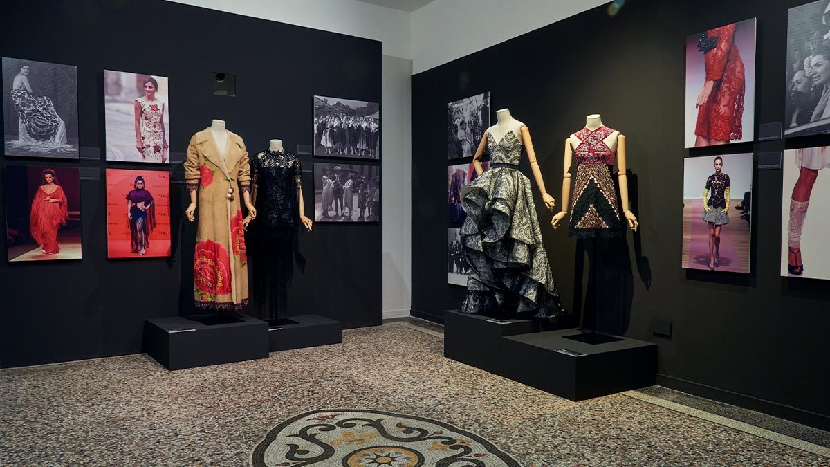 Exposición “Las costuras femeninas de la moda de España (1930-2018)”