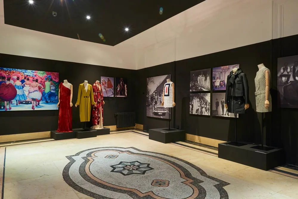 Las costuras femeninas de la moda en España