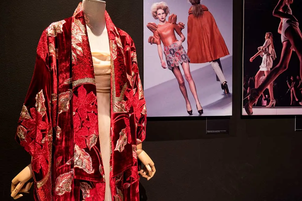 Las costuras femeninas de la moda en España